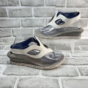 Modzori Reversible Lirah Women's Size 8 White Low Wedge 2 in 1 Sandals